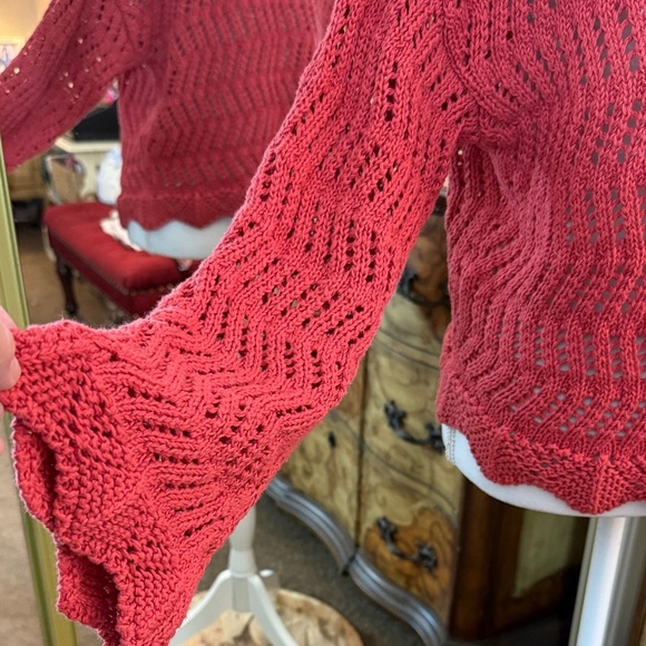 American Eagle Outfitters Red Open Knit V-Neck Sweater - Picture 2 of 10